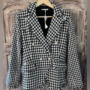 Mystree, elegant Women's Black and White lined Houndstooth Jacket. Brand new